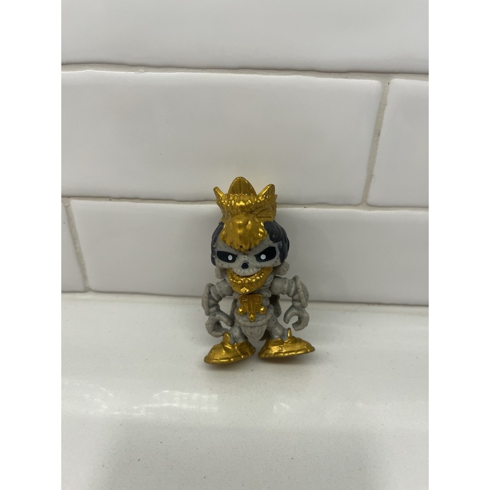 Treasure x Dino Gold Dino Dissection Exclusive Hunter Rider Moose Toys Figure